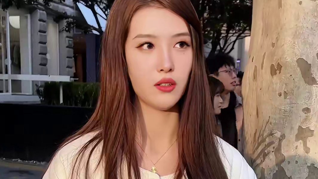 反差很大的女生，女生会搞笑爱情跑不了