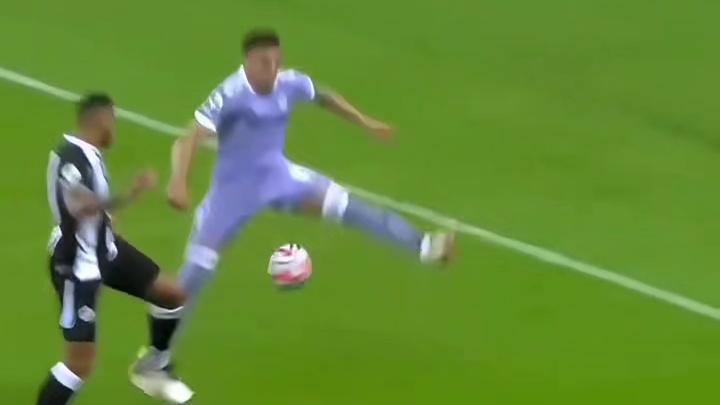 足球赛场那些高智商名场面瞬间真的太艺术了