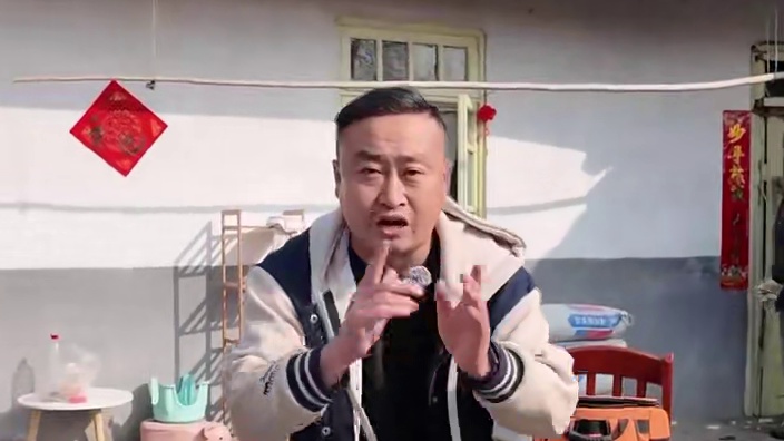 今天我们来改造蒙阳三王村一个粉丝家的老家，他们想把现在的房子改造成川西民居的样子，我们敬请期待吧！#