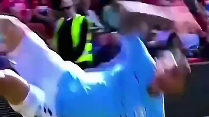 第一次踢球害怕受伤怎么办 #足球 #铲球 #搞笑足球 #dou来足球季