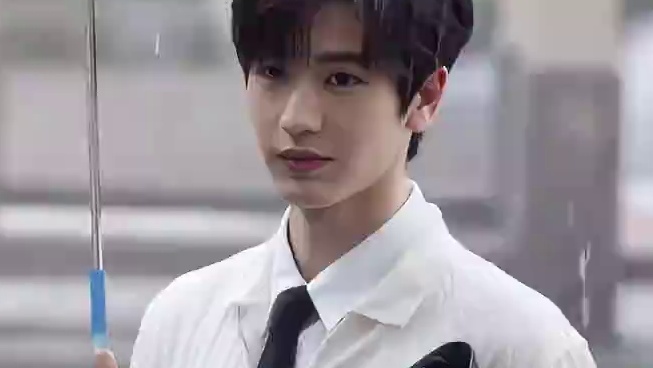 张凌赫知道他的工作室这样吗 #张凌赫 #张凌赫工作室 #抽象