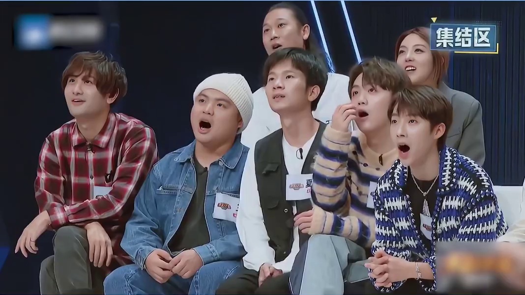 女子因生病原因导致发量稀少，神仙托尼帮忙改变发型暖心鼓励！