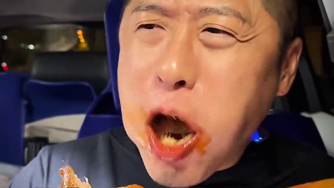 深夜猪头肉快乐水嘎嘎香 #猪头肉 #深夜放毒 #大口吃肉的感觉真好 #妈呀太香了