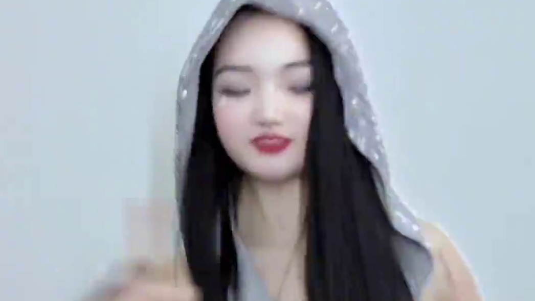 第三件也太离谱了 #胜利之舞 #不按套路出牌 #万物皆可穿 #当你把同事的衣服穿得很时尚