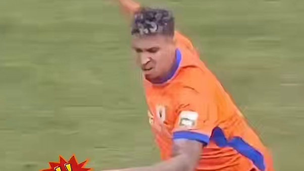 太残暴了！克雷桑1v5过人送助攻！泽卡单刀破门