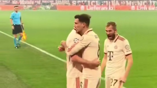 冠军又进一步！#凯恩 破门后滑跪庆祝#足球的魅力#内容启发搜索 #拜仁 #dou来足球季