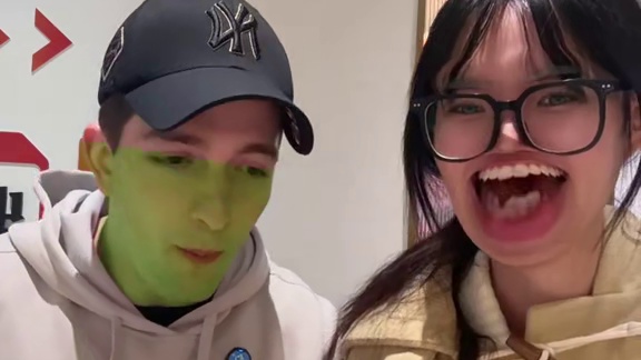 给外国人的味蕾一点新体验#春日美食猎人出动 #吃喝玩乐尖子生#青梅精