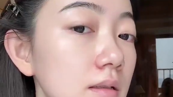 贴肤又贴妆！简直是为了漂亮底妆而生！！！ #妆前#大牌#芭比波朗橘子霜