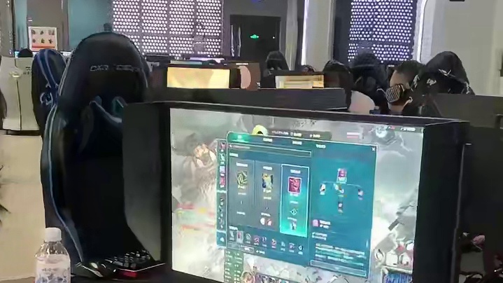 竞潮玩的【通宵】至尊单人包5090D/卓威6000包间通宵套餐太划算啦！在这里可以通宵畅玩，感受极致