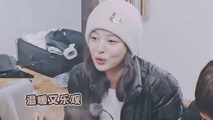 我们蕾子带大家爬的是严寒冰川，但是拿出来的却是滚烫沸腾的一颗真心