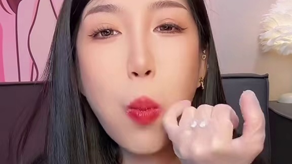 好吃但是有点梗人 哈哈哈哈#零食推荐 #谁懂这一口的好吃程度 #太好吃了