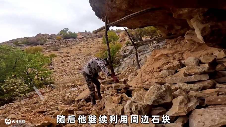这才是野外最豪华安全的石头屋，没有之一#荒野建造 #庇护所建造 #野外生存 #原始技术 #户外露营
