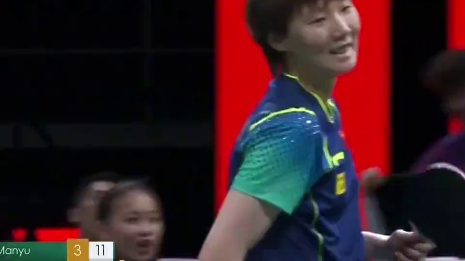 #王曼昱  飞身反抽，这球帅到你了吗#比赛现场 #乒乓球