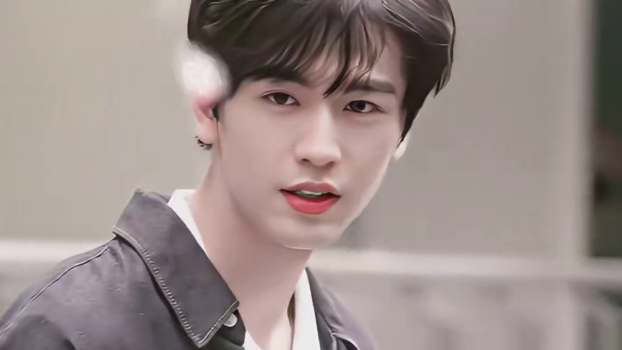 这下好了我不仅要和女生抢你现在还要和男生抢你了！！！