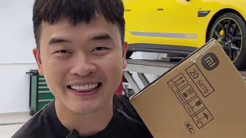 给小米SU7 Ultra装个底盘氛围灯… 