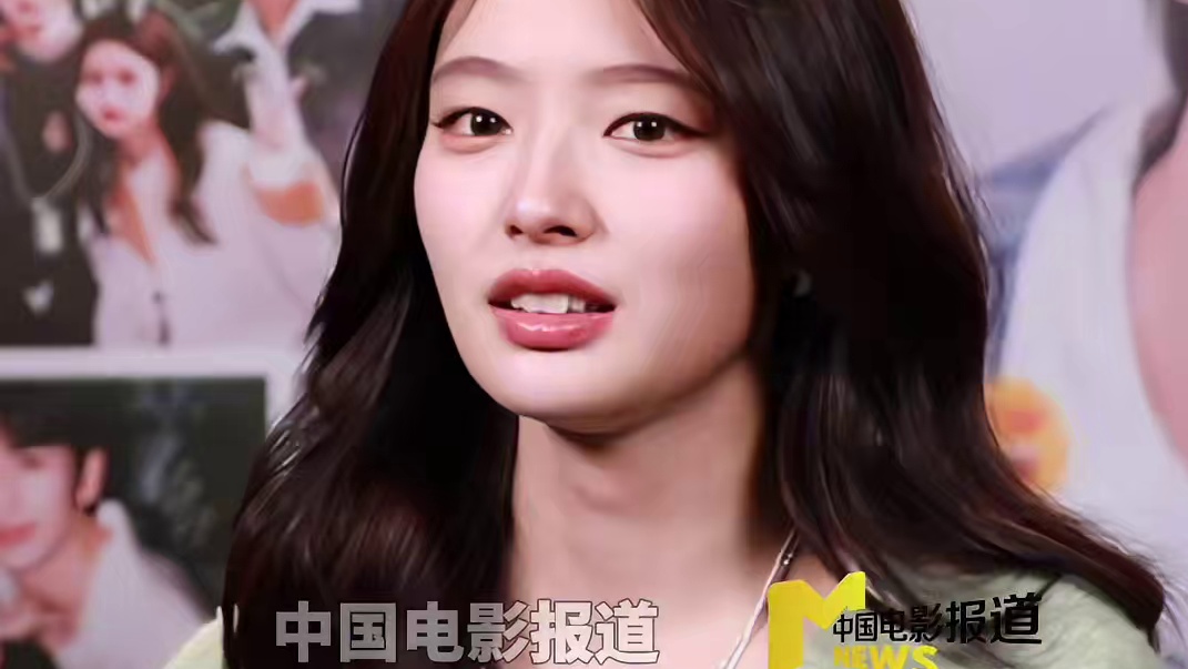 #徐若晗谈和张凌赫合作感受 #徐若晗  说她和#张凌赫 对角色的小设计碰撞在一起很有趣。#电视剧爱你