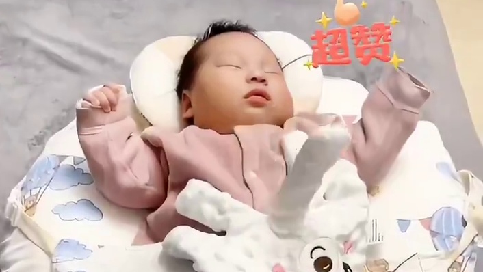 这也太懂妈妈的心了，拍睡哄睡都是全自动，模拟妈妈手掌安抚拍睡，宝宝睡得也太香了，纯纯解放双手的哄娃神