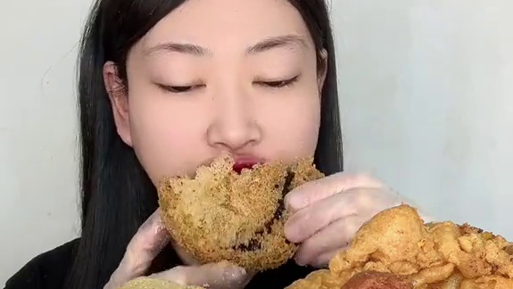 #炸货 油炸糕炸香蕉 #立信藤椒妙脆鸡腿 藤椒口味 一袋2斤装 有10个 外脆里嫩 嘎嘎香 #哎呀妈