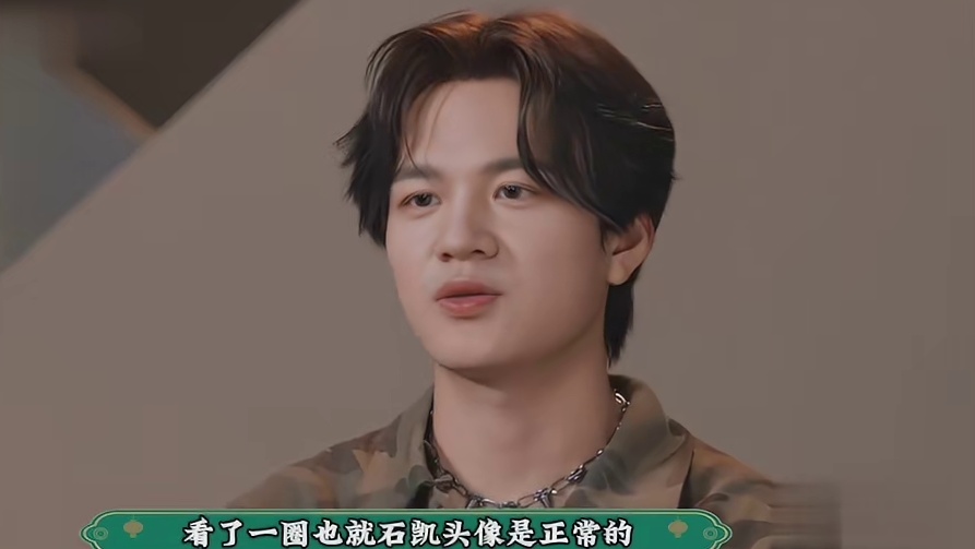 披哥4成漫展现场，哥几个一个比一个打扮的抽象