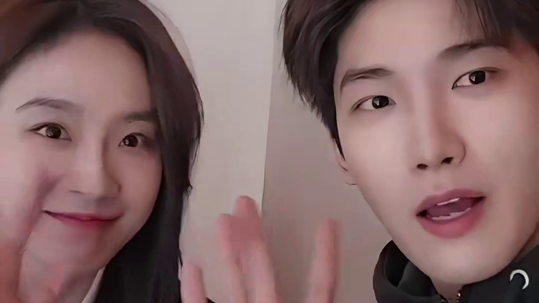 #我的差评女友定档03月15日 速速给我抬上来 我要坐主桌看！