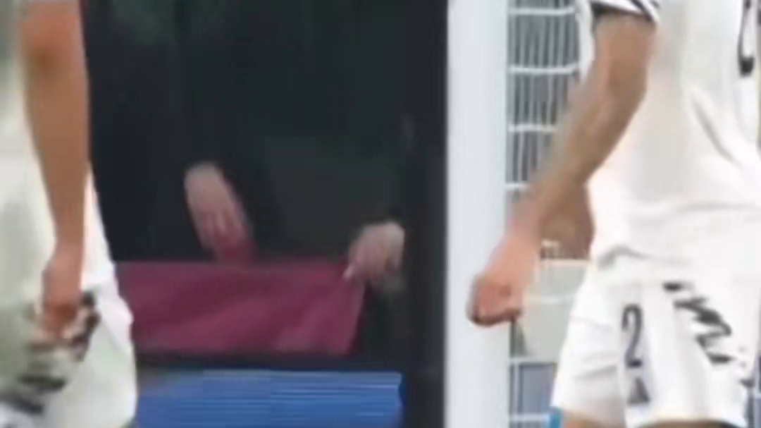 詹哥詹哥，有没有像你这样简单又强势的右后卫推荐一下