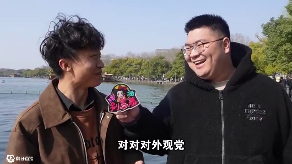 小米汽车为什么会在汽车行业后来者居上呢？ 因为雷总懂用户！#内容过于真实 #街头采访 #雷军