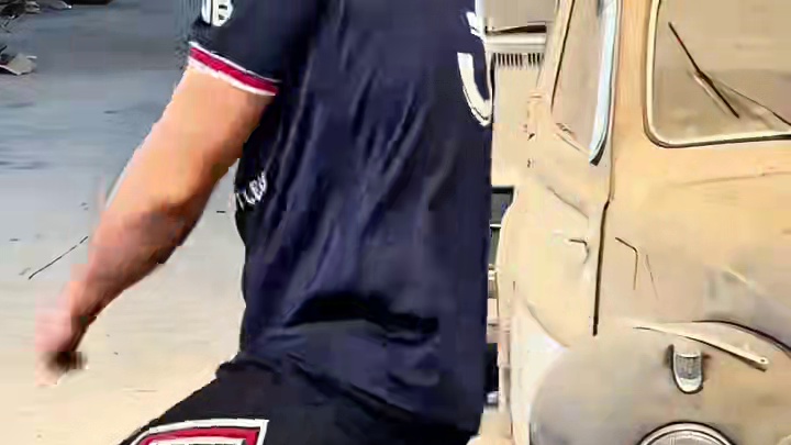 搞笑演绎欧冠巴黎VS利物浦 #欧冠 #巴黎 #利物浦 #搞笑足球 #dou来足球季