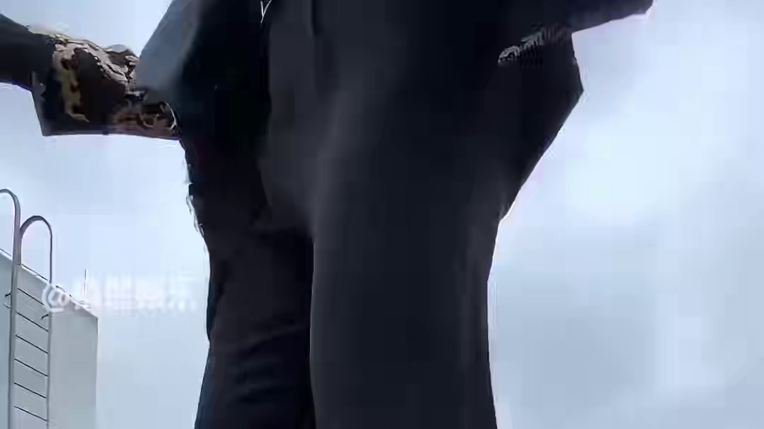 为何摄影师总喜欢避开华晨宇的下半身？看到第三视角视频，才知是我孤陋寡闻了 #娱乐圈   #华晨宇  