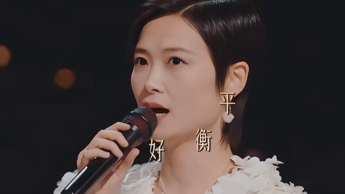 李宇春：姐姐别吓我呀，还好你说的只是同型脸呀！