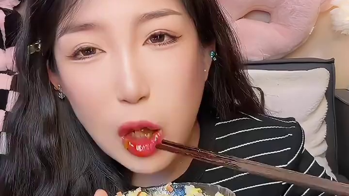 香香辣辣那种哈 不带甜口 带点微麻很嫩很脆口 嘎嘣嘎嘣脆 #贡菜嘎嘣脆 #剁椒贡菜 #嘎嘎好吃#太好