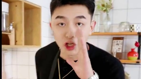 香学博主上线！德克士油泼辣子“祖传香氛”大揭秘！#油泼辣子#妈呀太香了#香麻鲜辣脆五味堡堡