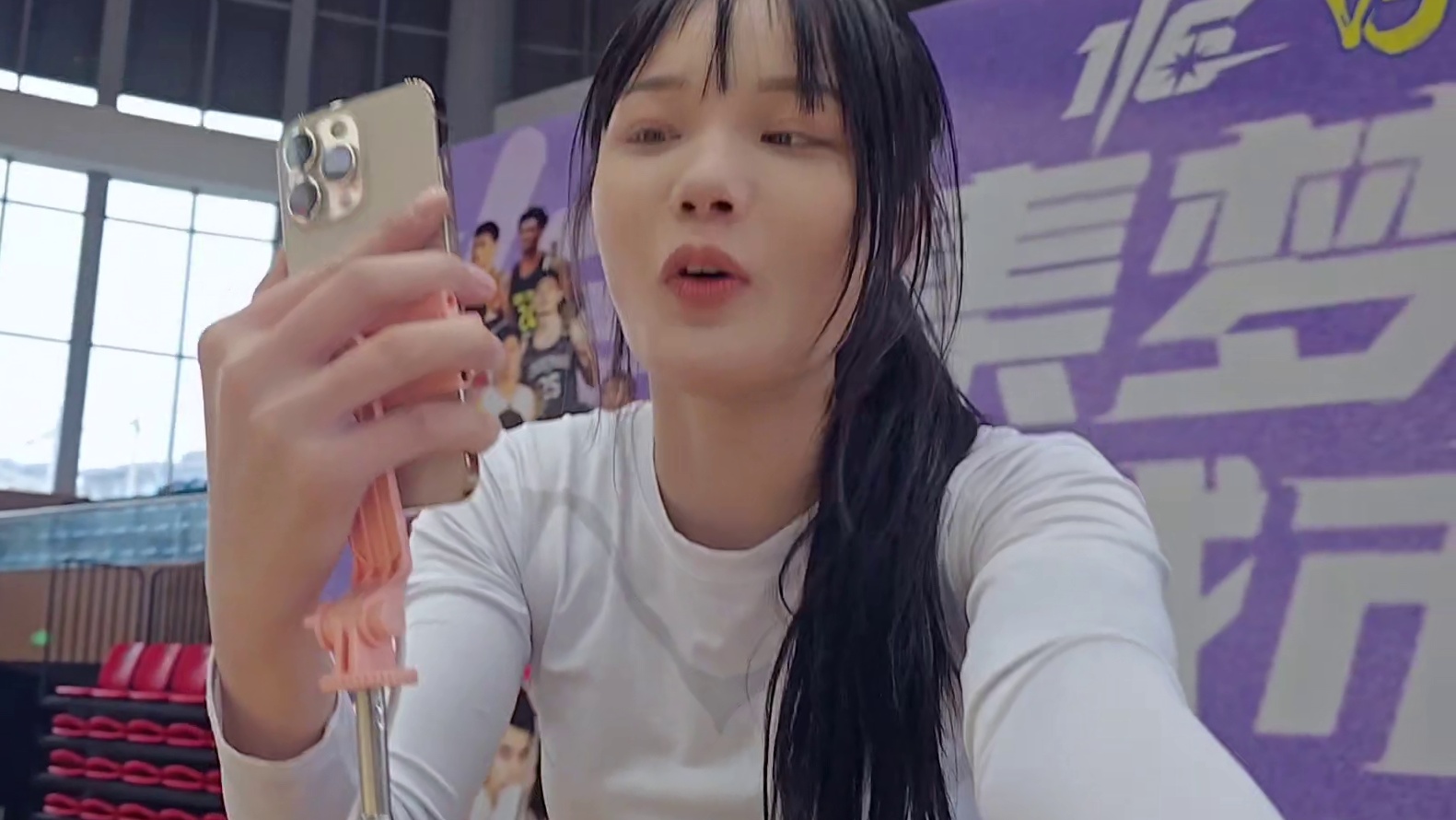 【集梦会长】北暴跟美女掰手腕惨遭虐杀，还被嘲讽“太虚了”？