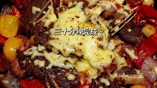 二人食記|好好吃飯是平凡日子里的浪漫 今日食譜： 
-芝士牛仔骨
-烤肉烏冬面
#治愈自己 #被這一