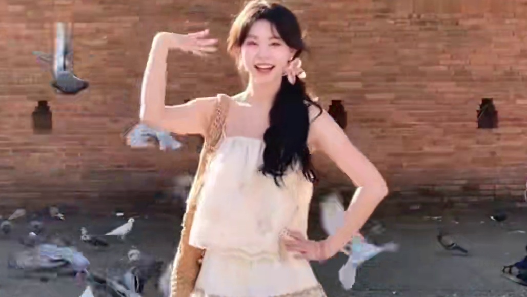 又是一年春花开，新的蜕变就从春装开始吧！ #冬去春来试衣镜转场 #焕新季