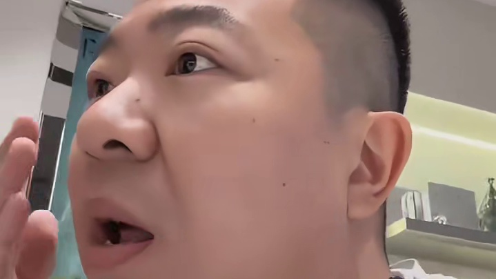 每一个词都意想不到，却又很形象