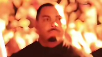 享受过你的巅峰，当然不会在你低谷时转身离开，0-2还没有大结局，那些骂老詹的人请不要忘记我们是怎么一路走到这里来的，保持初心，给这支湖人一些鼓励