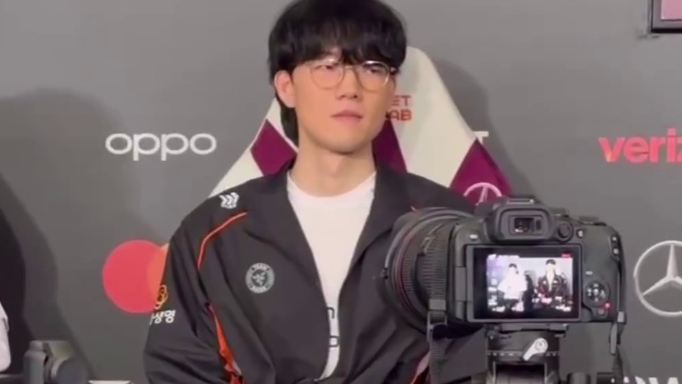 【】Viper赛后采访表示最大的威胁仍然还是TES，认为TES在bo5可能重新展现出很强的面貌，所以