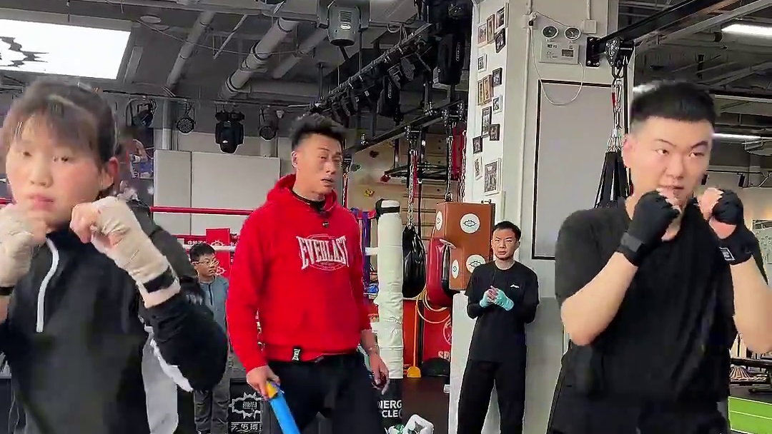 拳击最简单的上步，你做的对吗？ #拳击 #拳击教学 #拳击训练 #格斗 #拳击