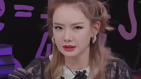 戚薇有一个火锅胃  吃火锅能吃3个小时