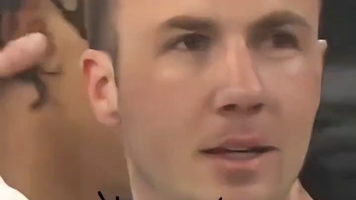 再次闪光！进球 中场一脚吊射破门#足球