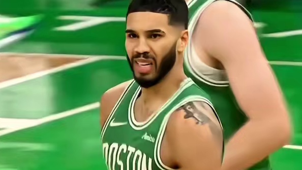 塔图姆三分打停76人，凯子最多落后16分，成功把比分追到剩下1分