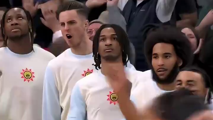 还是得我来！保罗小打大点名小南斯 直接干拔三分杀死比赛