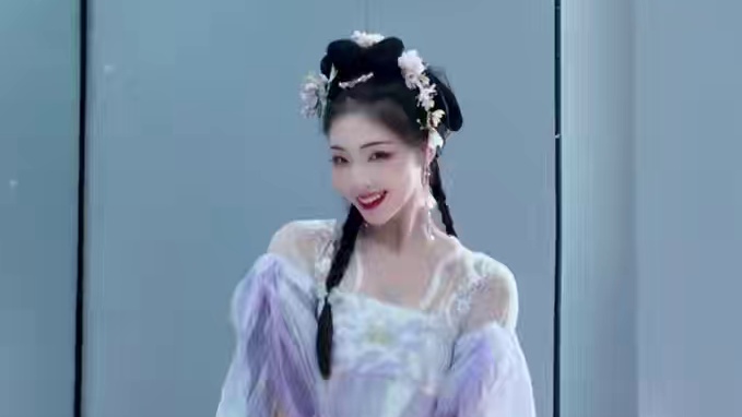 梦断不成归 几分憔悴～
#苏幕遮 #古典舞 #舞蹈翻跳 #苏幕遮舞蹈 #国风古韵