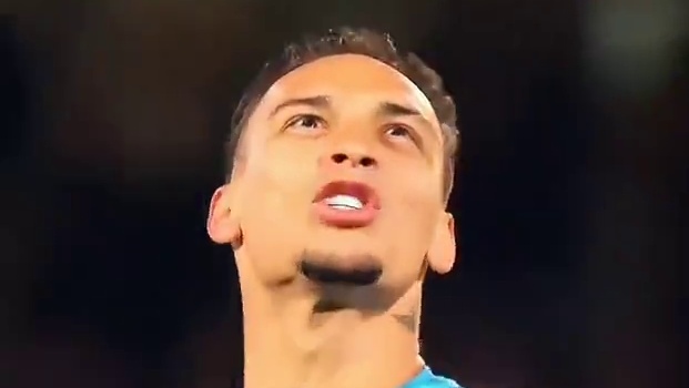 安东尼单场独造四球 并上演一条龙奔袭