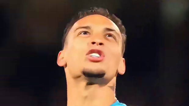 安东尼单场独造四球 并上演一条龙奔袭