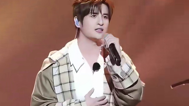 “晚婚不是最后的妥协 而是最后的倔强” #张远#晚婚#现场版live#张远晚婚#张远晚婚再唱已是曲中