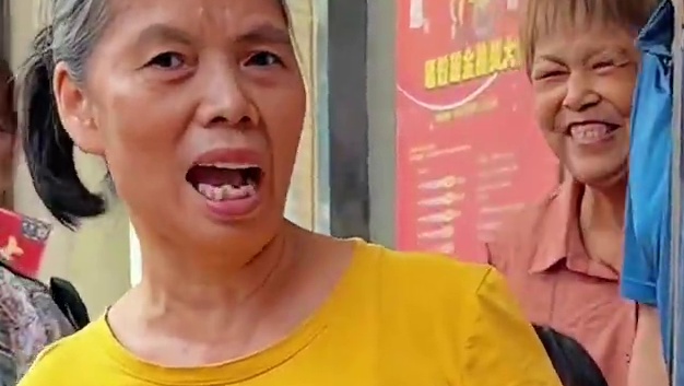 八戒挑战10碗爆辣，狂赚阿姨5000快~#螺蛳粉