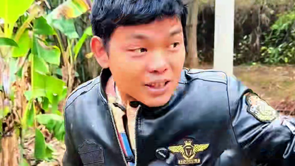 山村厨神上线 两坨肥肥的猪肉 没想到虎皮猪腿如此美味 #农村生活 #农村柴火饭 #乡村味道 #农村美