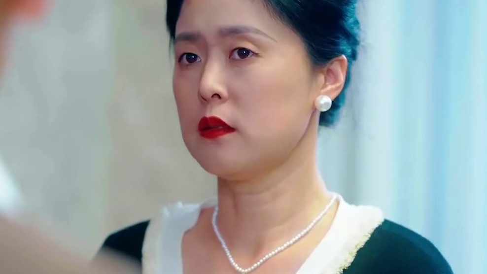 结婚三年的老公连她是谁都不知道，没想到两人第一次会面竟然在.