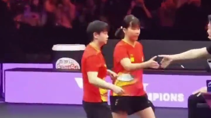 孙颖莎胜陈幸同夺冠#比赛现场 #重庆冠军赛 #国乒 #孙颖莎 #孙颖莎胜陈幸同夺冠